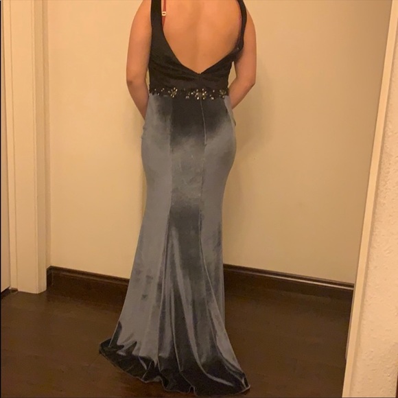 Velvet dress - Picture 2 of 6